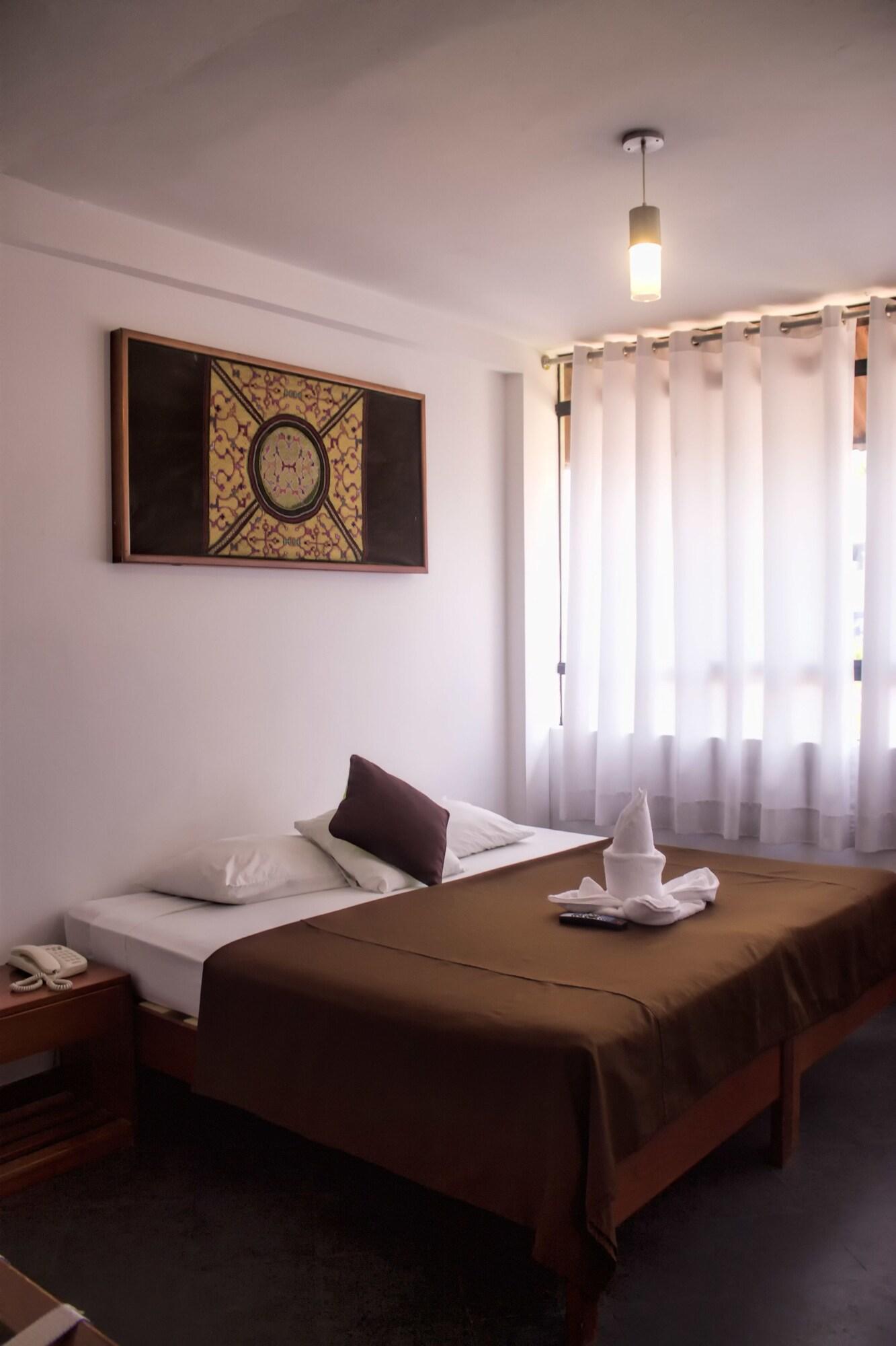 Amazon Hotel Iquitos Exterior foto