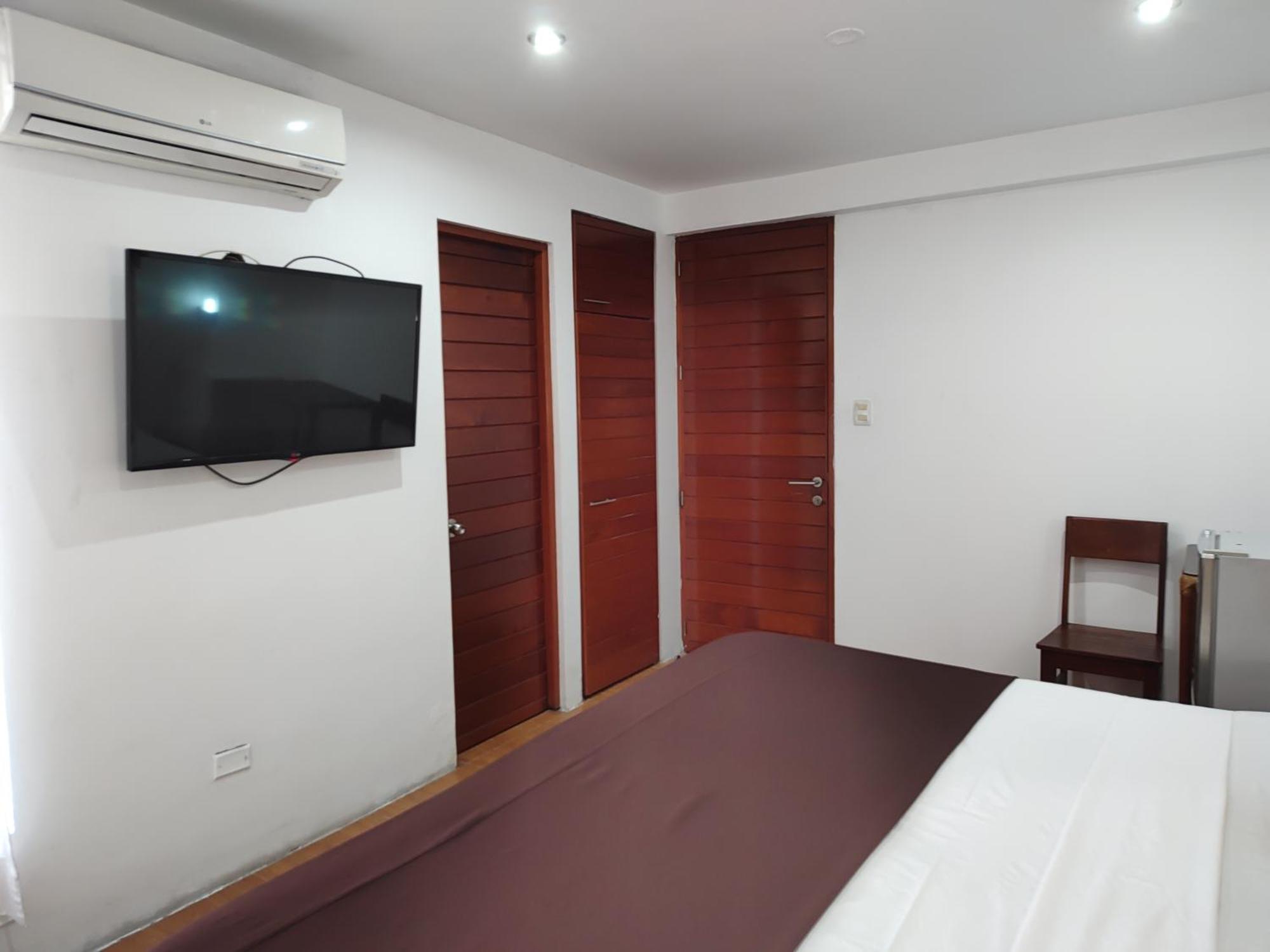 Amazon Hotel Iquitos Exterior foto