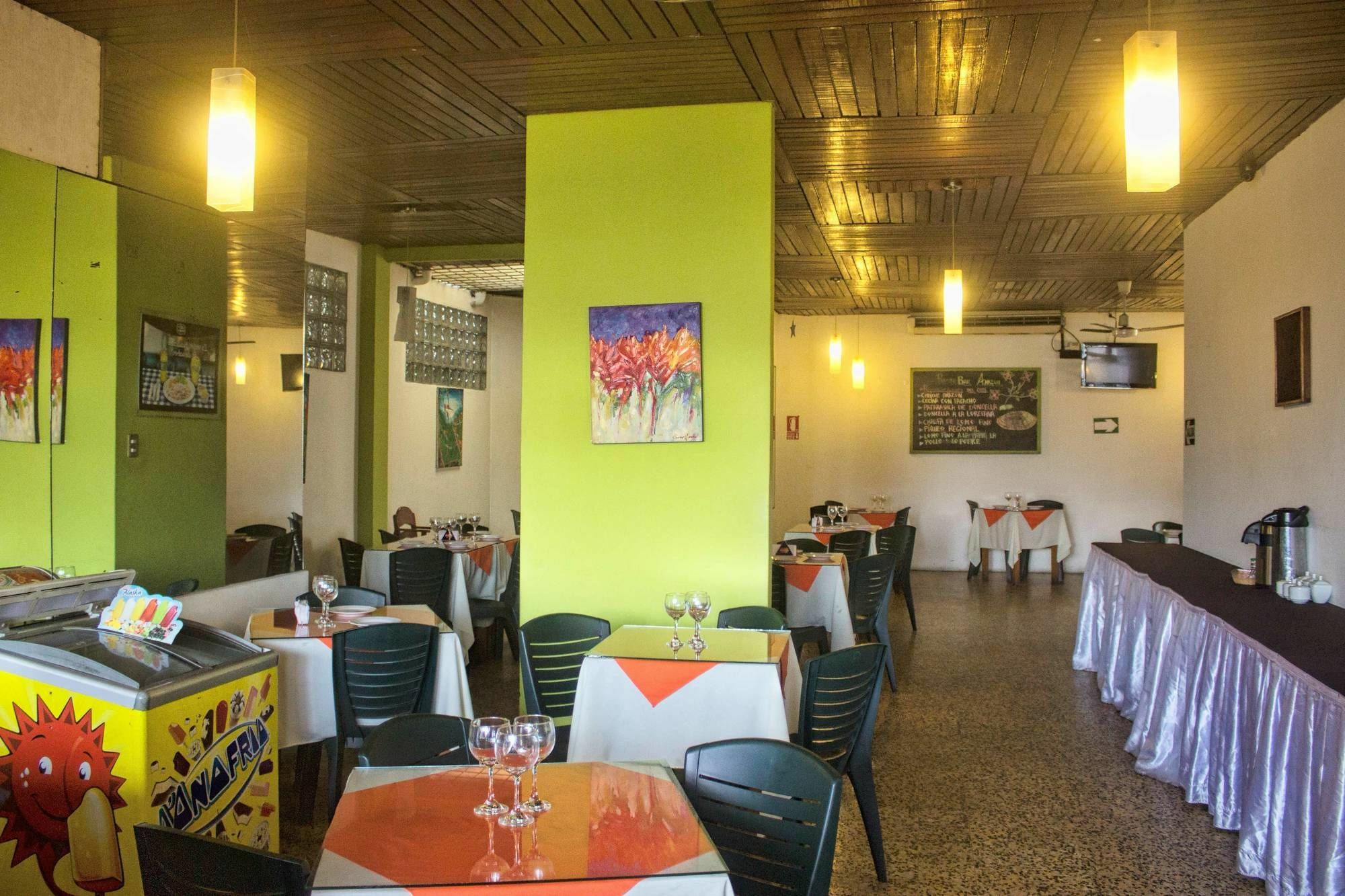 Amazon Hotel Iquitos Exterior foto